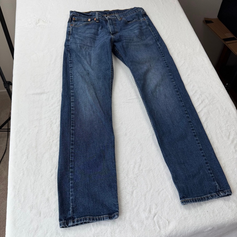 Levi's 505 Regular Fit Jeans Mens 32x32 Blue Good Medium Wash Straight Leg - Picture 2 of 13